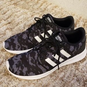 Adidas cloudform sneakers